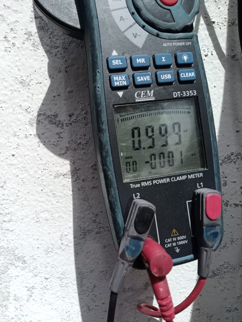 Instalación y medición de capacitores trifásicos