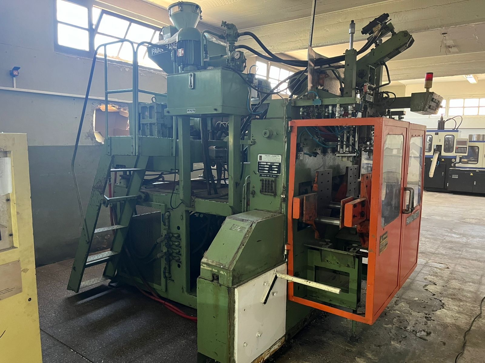 Extrusión-Soplado Pavanzanetti 2000